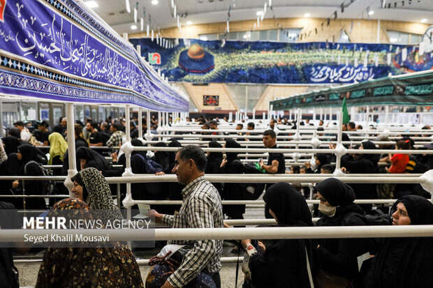 تردد بیش از ۲ میلیون و ۲۰۱ هزار زائر اربعین از مرزهای خوزستان تردد بیش از ۲ میلیون و ۲۰۱ هزار زائر اربعین از مرزهای خوزستان