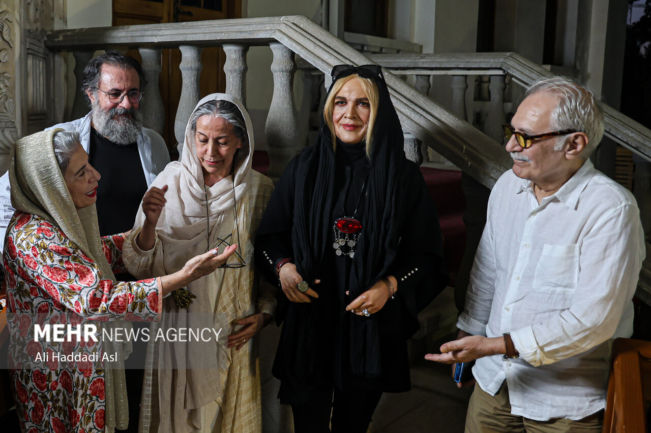 انتقاد به تندیس بیتا فرهی/ توافق مخفی پخشکنندگان و سینماداران!؟