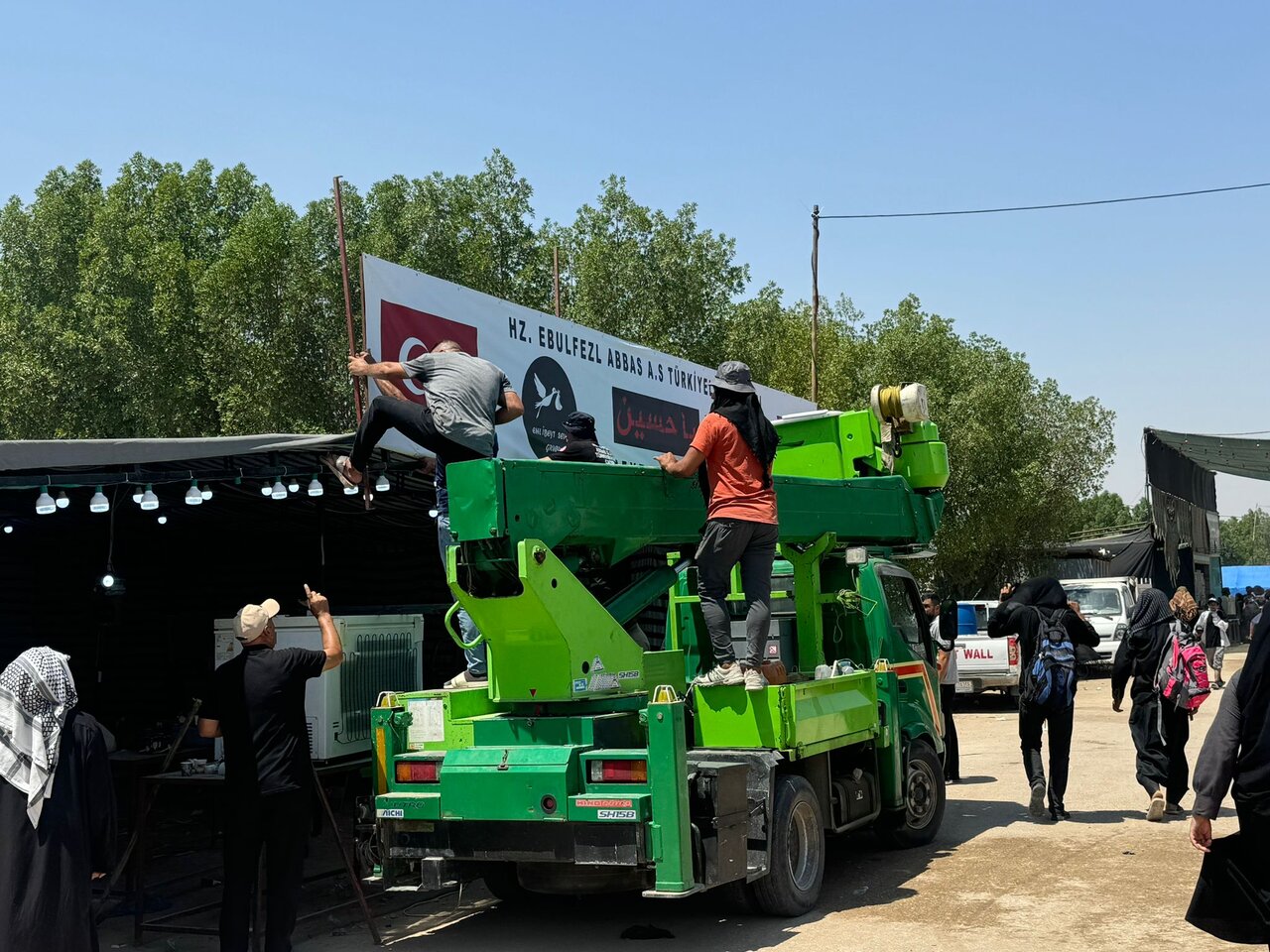 موکبهای مردمی ترکیه در پیادهروی اربعین+ فیلم