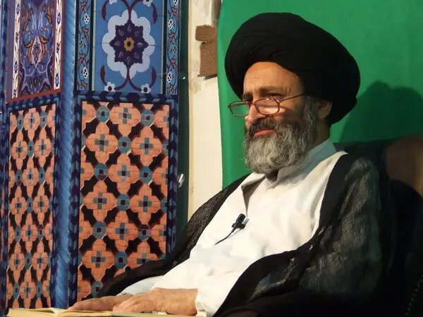 رهبر انقلاب تاکید کردند که رهبری جامعه اسلامی قائم به شخص نیست رهبر انقلاب تاکید کردند که رهبری جامعه اسلامی قائم به شخص نیست