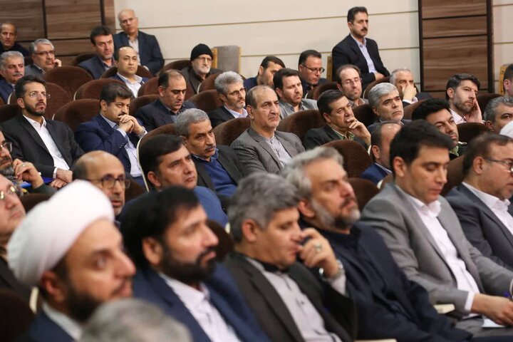 فرزندان خانواده معزز شهدای کردستان در پستهای مناسب بکارگیری شوند فرزندان خانواده معزز شهدای کردستان در پستهای مناسب بکارگیری شوند