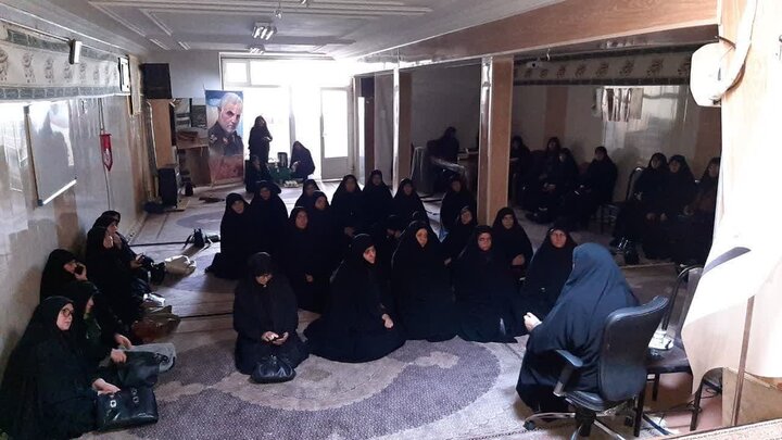 اولین جلسه آموزشی هیئتهای مذهبی خواهران همدان برگزار شد اولین جلسه آموزشی هیئتهای مذهبی خواهران همدان برگزار شد