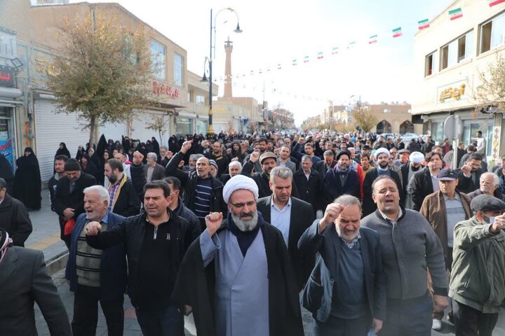 خروش مردم سمنان علیه جنایتهای اسرائیل خروش مردم سمنان علیه جنایتهای اسرائیل