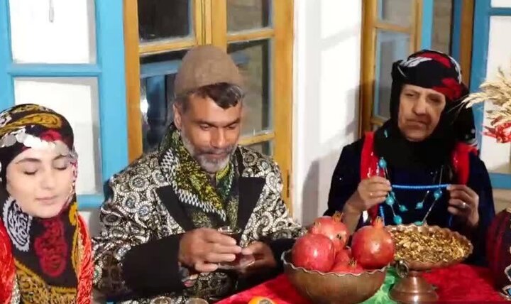 فیلمی از رسوم «شو چله» در لرستان فیلمی از رسوم «شو چله» در لرستان