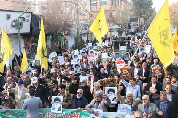 راهپیمایی هفته بصیرت و گلباران مزار شهدای ۱۰ دی در ورامین راهپیمایی هفته بصیرت و گلباران مزار شهدای ۱۰ دی در ورامین