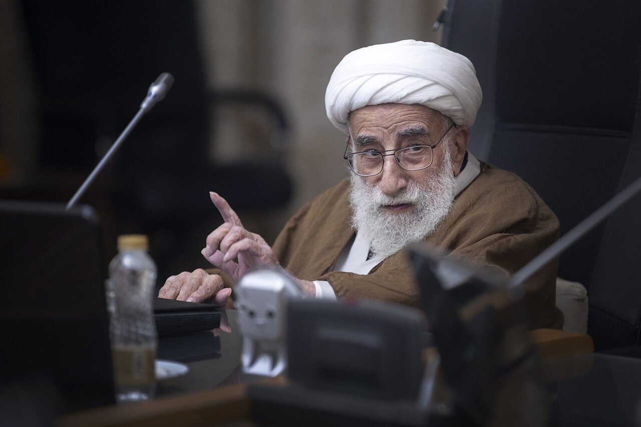 تجلیل آیتالله جنتی از موضعگیری شجاعانه مقام معظم رهبری تجلیل آیتالله جنتی از موضعگیری شجاعانه مقام معظم رهبری