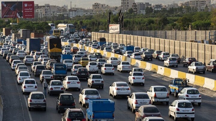 ترافیک سنگین صبحگاهی در آزادراه کرج-قزوین ترافیک سنگین صبحگاهی در آزادراه کرج-قزوین
