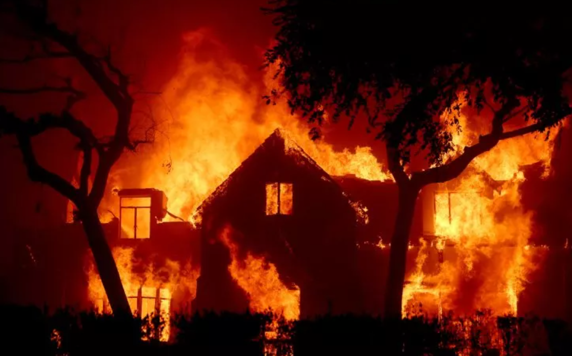 از طوفان ماریا تا آتشسوزی کالیفرنیا؛ هژمونی پوشالی آمریکا چگونه فرو ریخت؟