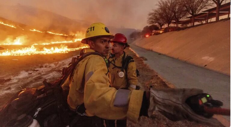 آواره شدن ساکنان کالیفرنیا؛ تکرار صحنههای جنگ غزه در لسآنجلس