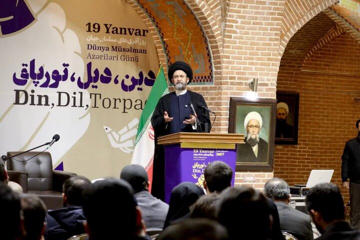 امام جمعه اردبیل: اجازه مصادره شخصیتهای تاریخی منطقه آذری را نمیدهیم امام جمعه اردبیل: اجازه مصادره شخصیتهای تاریخی منطقه آذری را نمیدهیم