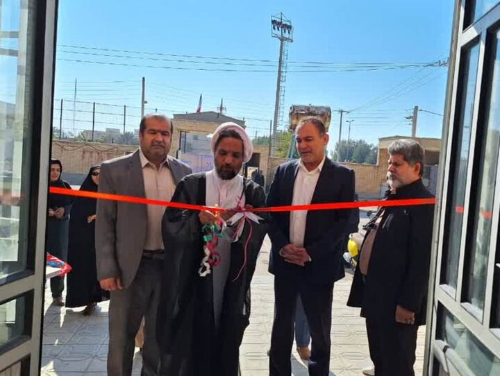 نمایشگاه بزرگ کتاب در گناوه گشایش یافت نمایشگاه بزرگ کتاب در گناوه گشایش یافت