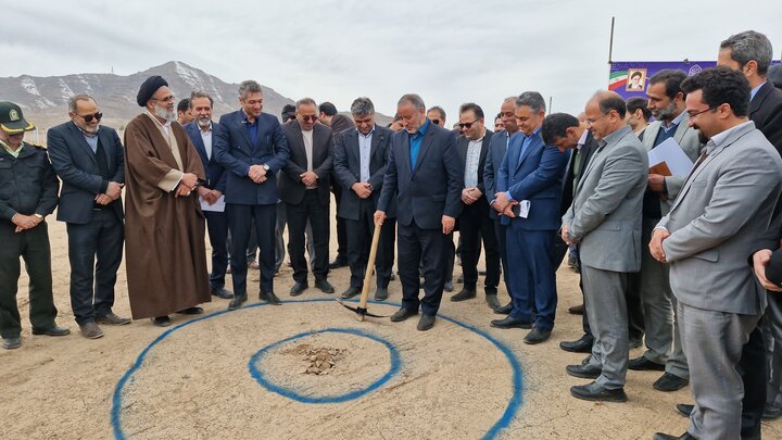 احداث نیروگاه ۱۰ مگاواتی انرژی خورشیدی با سرمایه گذاری خارجی در سربیشه آغاز شد احداث نیروگاه ۱۰ مگاواتی انرژی خورشیدی با سرمایه گذاری خارجی در سربیشه آغاز شد