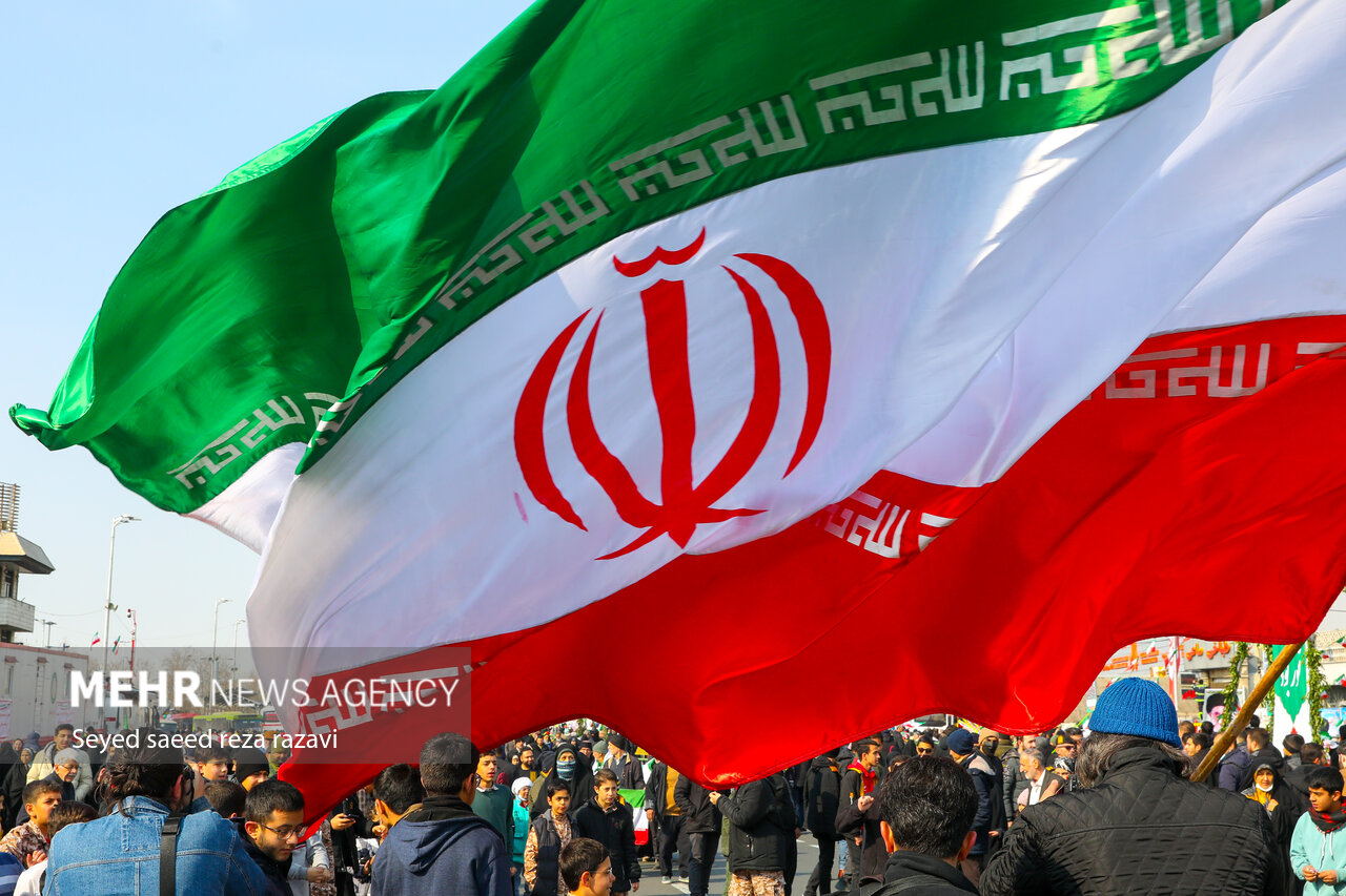 راهپیمایی ۲۲ بهمن تا دقایقی دیگر در سراسر کشور آغاز میشود راهپیمایی ۲۲ بهمن تا دقایقی دیگر در سراسر کشور آغاز میشود