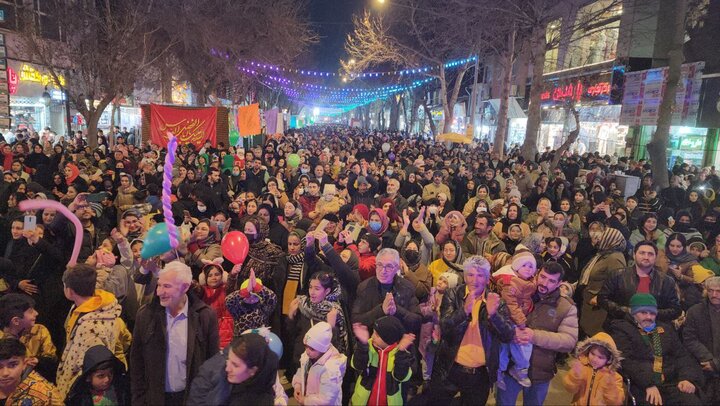 جشن باشکوه نیمه شعبان در مرکز خراسان شمالی جشن باشکوه نیمه شعبان در مرکز خراسان شمالی