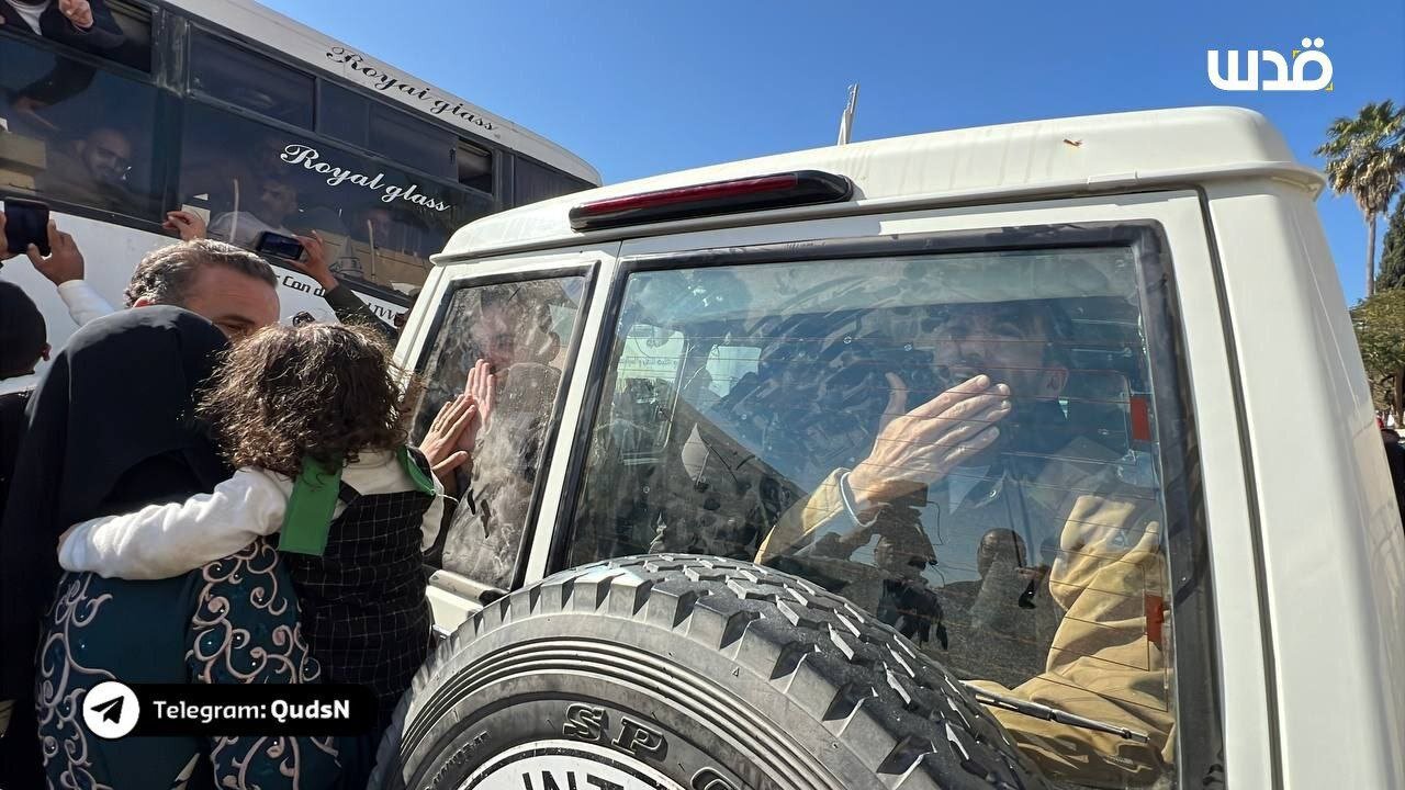 ورود اتوبوسهای حامل اسرای فلسطینی به نوار غزه