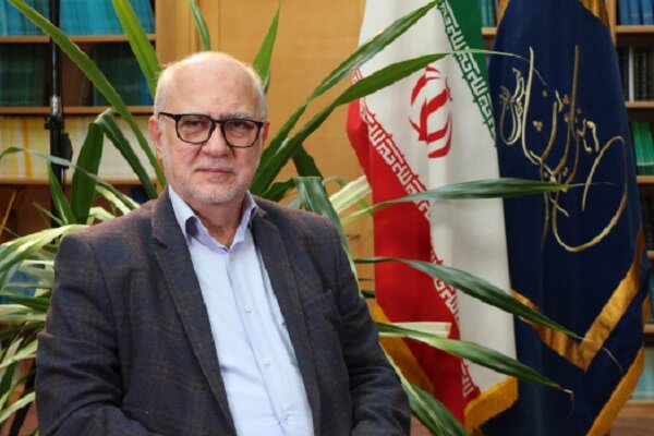استفاده از ترجمه های روان و ساده به تلاوت تدبری قرآن کریم کمک میکند استفاده از ترجمه های روان و ساده به تلاوت تدبری قرآن کریم کمک میکند