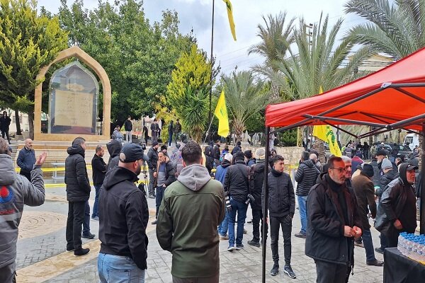 آماده شدن حسینیه دیرقانون لبنان برای مراسم شهید هاشم صفی الدین آماده شدن حسینیه دیرقانون لبنان برای مراسم شهید هاشم صفی الدین