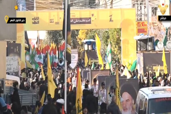 برگزاری مراسم تشییع باشکوه پیکر هاشم صفیالدین به سمت مرقدش+فیلم برگزاری مراسم تشییع باشکوه پیکر هاشم صفیالدین به سمت مرقدش+فیلم