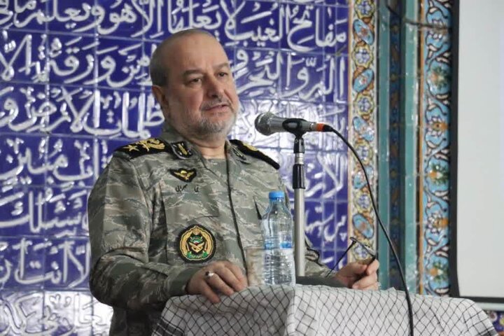 ایران اسلامی در عرصه های دفاعی و نظامی خودکفا است ایران اسلامی در عرصه های دفاعی و نظامی خودکفا است