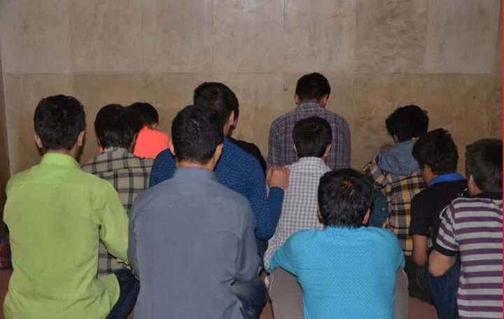 جمع آوری ۲ هزار و ۷۳۵ نفر اتباع غیر مجاز در دلیجان جمع آوری ۲ هزار و ۷۳۵ نفر اتباع غیر مجاز در دلیجان