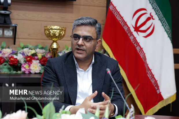 سرانه تخت بیمارستانی استان بوشهر از میانگین کشوری خیلی پائینتر است سرانه تخت بیمارستانی استان بوشهر از میانگین کشوری خیلی پائینتر است