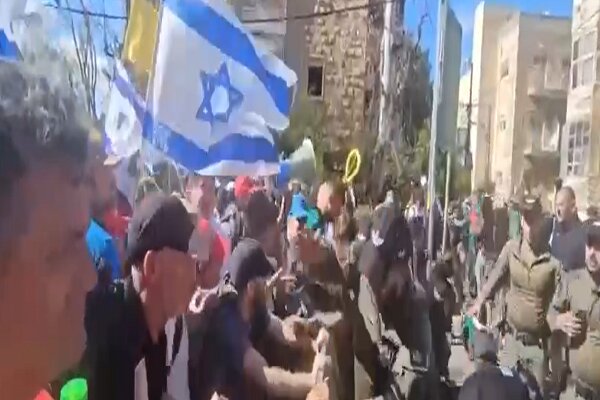 درگیریهای شدید در اطراف منزل نتانیاهو در قدس اشغالی+ فیلم درگیریهای شدید در اطراف منزل نتانیاهو در قدس اشغالی+ فیلم