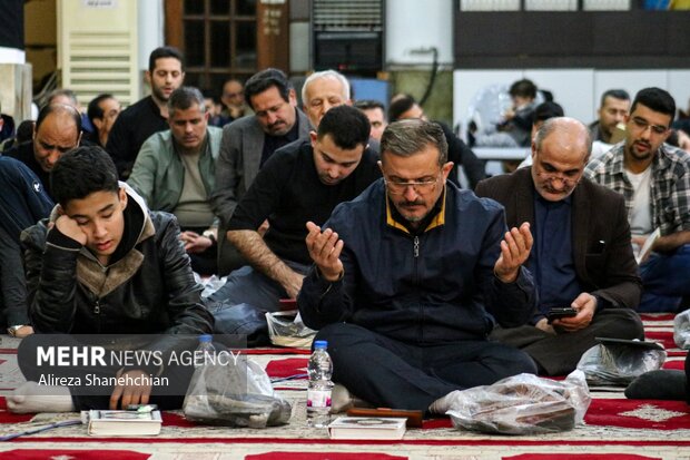 شور راز و نیاز همزمان با شب قدر در مازندران شور راز و نیاز همزمان با شب قدر در مازندران