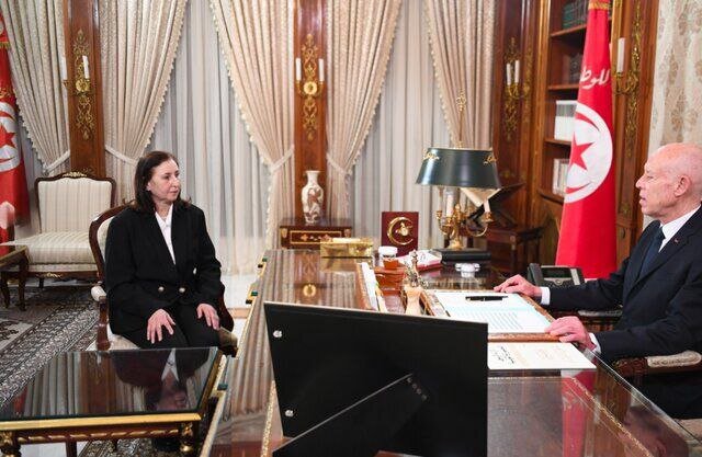 برکناری نخستوزیر تونس و انتخاب «سارا الزعفرانی» برکناری نخستوزیر تونس و انتخاب «سارا الزعفرانی»