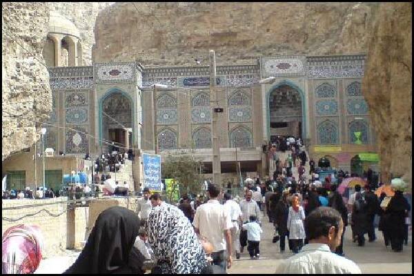 بازدید ۴۰ هزار زائر از بقاع متبرکه کهگیلویه و بویراحمد در نوروز امسال بازدید ۴۰ هزار زائر از بقاع متبرکه کهگیلویه و بویراحمد در نوروز امسال