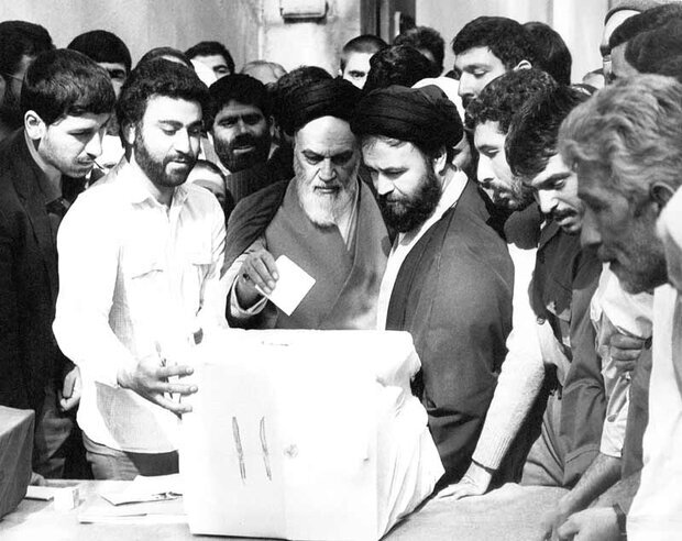 روایتی از روزی که امام راحل در قم به جمهوری اسلامی رأی داد روایتی از روزی که امام راحل در قم به جمهوری اسلامی رأی داد