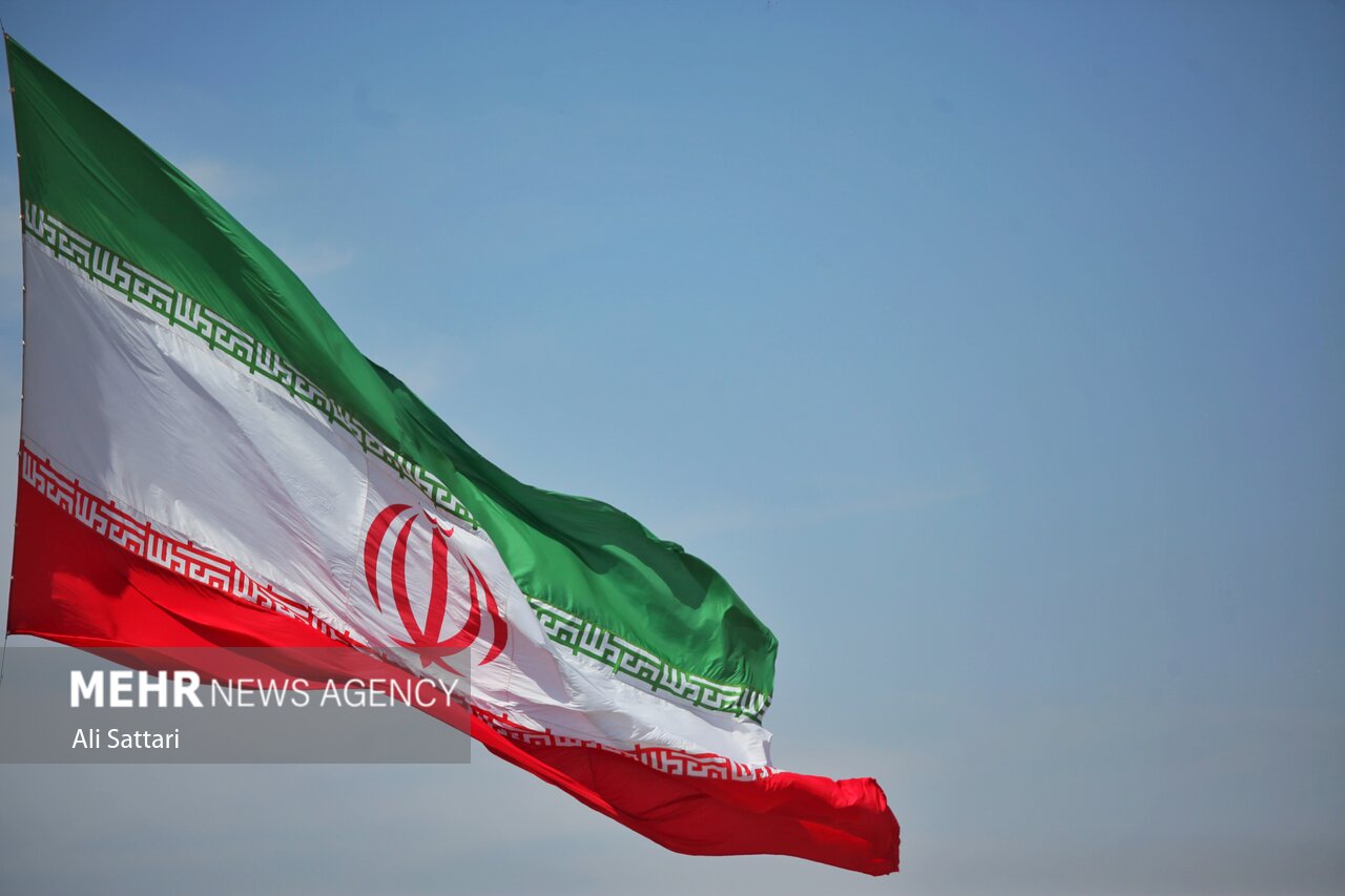 حضور در راهپیمایی ۲۲ بهمن پاسخ محکم به جبهه دشمنان حضور در راهپیمایی ۲۲ بهمن پاسخ محکم به جبهه دشمنان