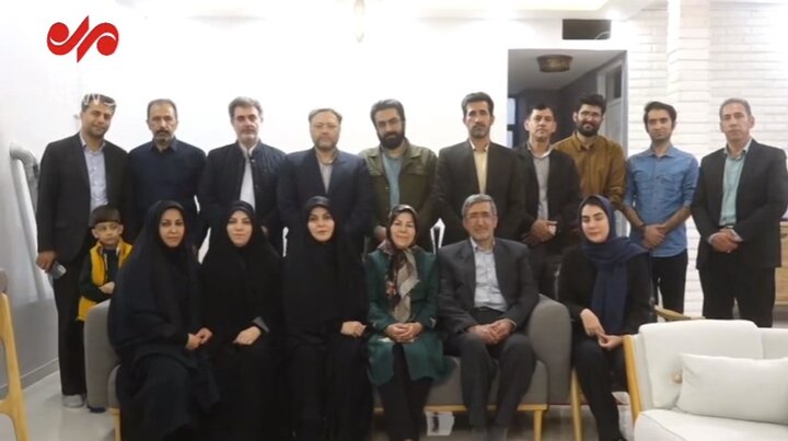 دیدار مدیران فرهنگی لرستان با استاد عزت الله چنگایی دیدار مدیران فرهنگی لرستان با استاد عزت الله چنگایی