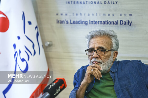 وقتی همه تلفنهای صداوسیما اشغال شد؛ چرا «عروس» مورد علاقه آوینی بود؟ وقتی همه تلفنهای صداوسیما اشغال شد؛ چرا «عروس» مورد علاقه آوینی بود؟