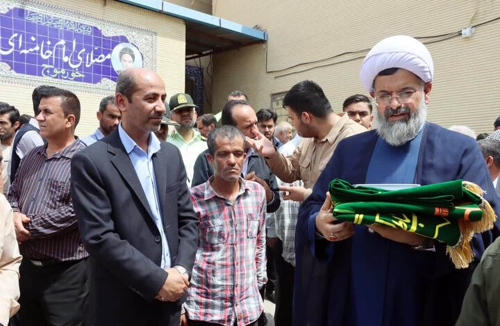 کاروان «آدینه حسینی» از دشتی به کربلا اعزام شد کاروان «آدینه حسینی» از دشتی به کربلا اعزام شد
