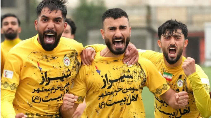 فجر شهید سپاسی شیراز به لیگ برتر نزدیک تر شد فجر شهید سپاسی شیراز به لیگ برتر نزدیک تر شد