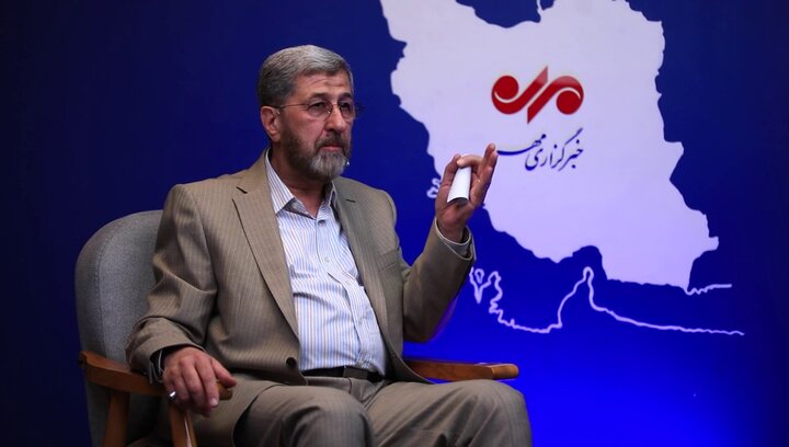 شاه آبادی: در نهادینه کردن مقاومت آموزش و رسانه دست به دست هم می دهند