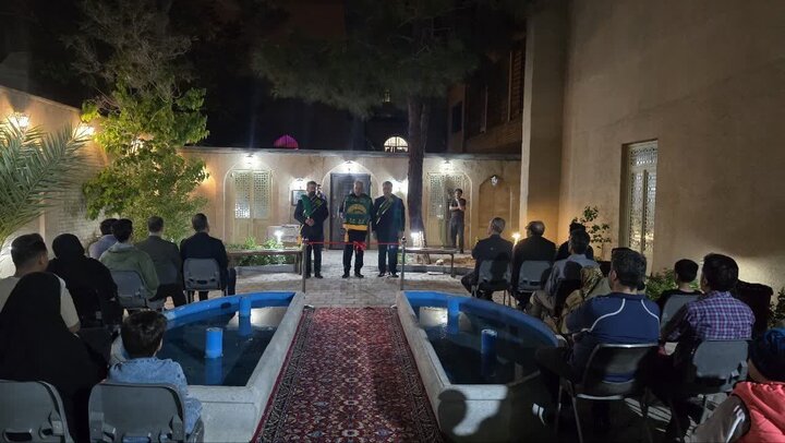 هفته هنر انقلاب اسلامی با نمایش «سوزنبان» کلید خورد هفته هنر انقلاب اسلامی با نمایش «سوزنبان» کلید خورد