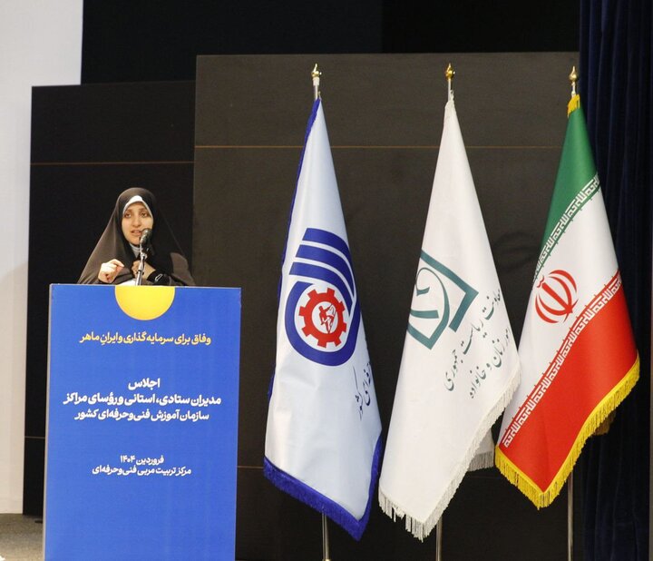 بهروزآذر: باید موانع رشد زنان را با کمک خودشان حل کرد بهروزآذر: باید موانع رشد زنان را با کمک خودشان حل کرد