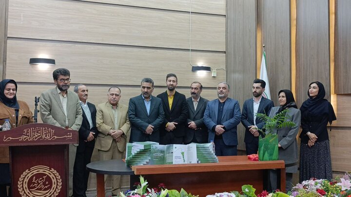 رونمایی کتاب «اشعار عامیانه تالشان جنوب غربی دریای خزر» در آستارا رونمایی کتاب «اشعار عامیانه تالشان جنوب غربی دریای خزر» در آستارا