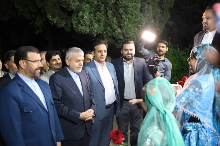 وزیر میراث فرهنگی، گردشگری و صنایعدستی وارد شیراز شد وزیر میراث فرهنگی، گردشگری و صنایعدستی وارد شیراز شد