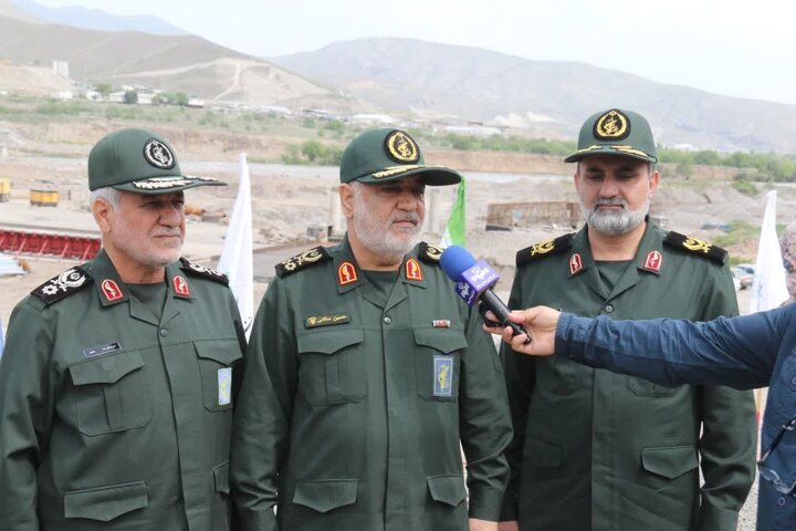 تاکید فرمانده سپاه بر تسریع در طرح تعریض جاده جلفا به کلاله تاکید فرمانده سپاه بر تسریع در طرح تعریض جاده جلفا به کلاله