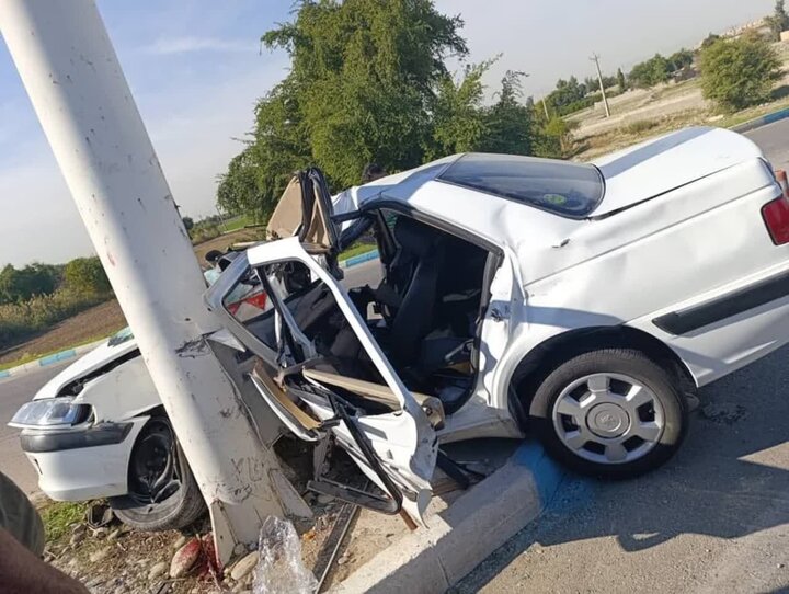 برخورد پژو با تیر برق در دستجرد قم یک فوتی به همراه داشت برخورد پژو با تیر برق در دستجرد قم یک فوتی به همراه داشت