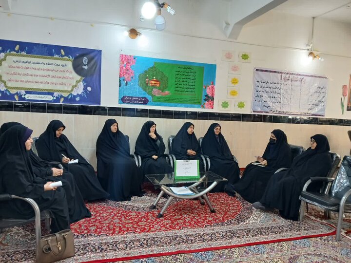 تبیین جایگاه تربیتی حوزه علمیه خواهران در امر پذیرش اثرگذار است تبیین جایگاه تربیتی حوزه علمیه خواهران در امر پذیرش اثرگذار است