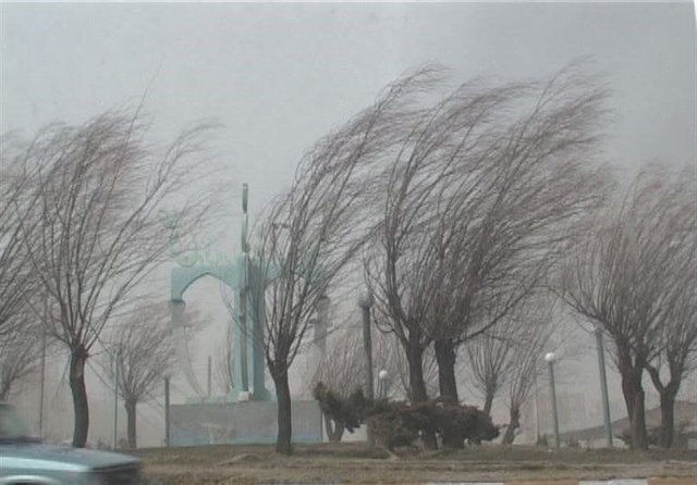 سرعت وزش باد در مرکزی به ۷۰ کیلومتر بر ساعت می رسد سرعت وزش باد در مرکزی به ۷۰ کیلومتر بر ساعت می رسد