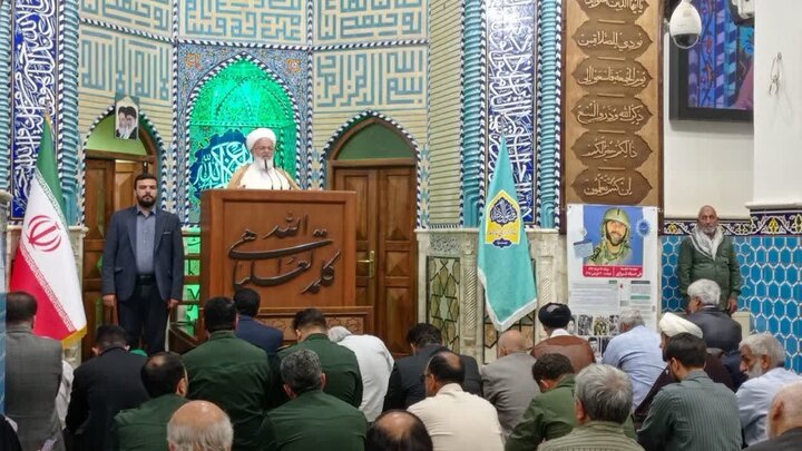 باید دست به دست هم مشکلات را حل کنیم/در مذاکرات به غیر خدا دل نبندیم باید دست به دست هم مشکلات را حل کنیم/در مذاکرات به غیر خدا دل نبندیم