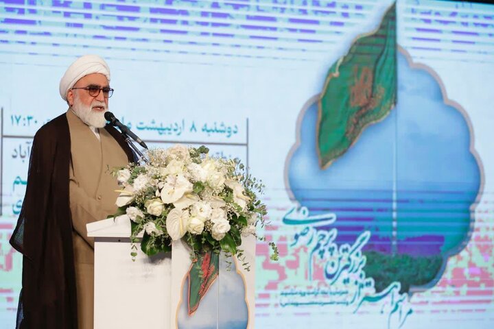 کرامت؛ اساس سیره پیامبر(ص) و امام رضا(ع) در ساخت جامعه اسلامی است کرامت؛ اساس سیره پیامبر(ص) و امام رضا(ع) در ساخت جامعه اسلامی است