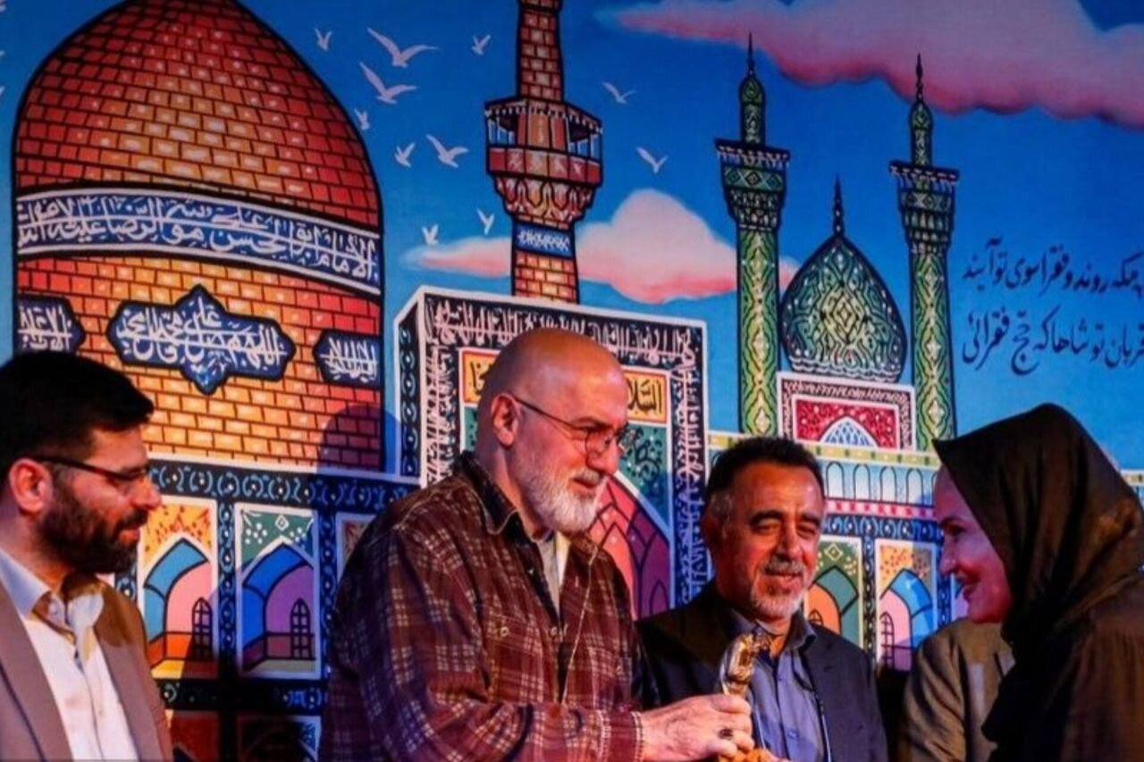 نفرات برتر جشنواره هنرهای تجسمی رضوی در مشهد معرفی شدند نفرات برتر جشنواره هنرهای تجسمی رضوی در مشهد معرفی شدند