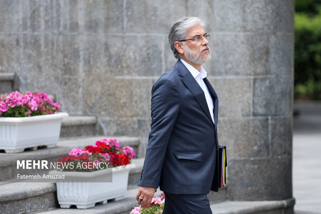 سیمایی صراف: هدفگذاری جذب ۳۲۰ هزار دانشجوی خارجی آرمانی است + فیلم سیمایی صراف: هدفگذاری جذب ۳۲۰ هزار دانشجوی خارجی آرمانی است + فیلم