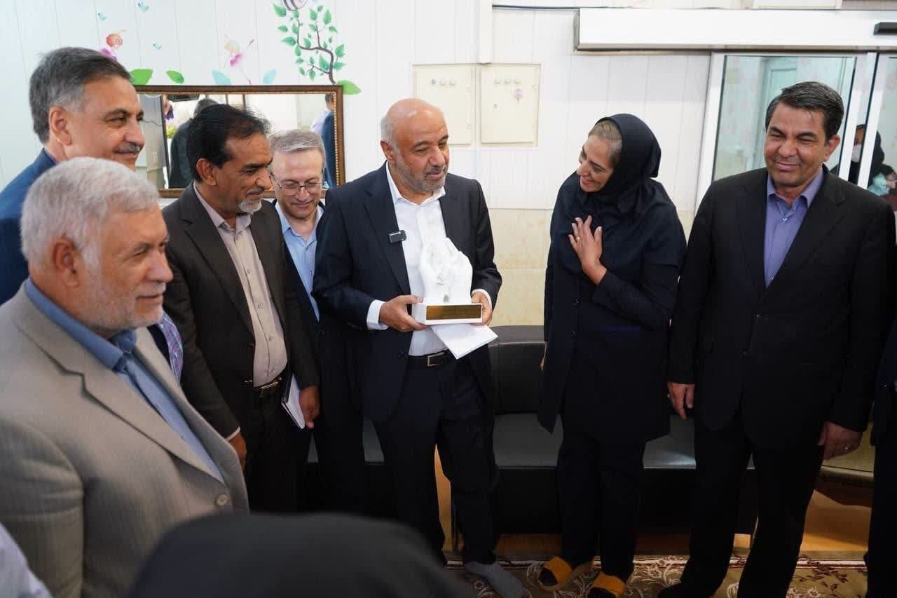 بازدید وزیر تعاون از شیرخوارگاه مادر کرمان بازدید وزیر تعاون از شیرخوارگاه مادر کرمان