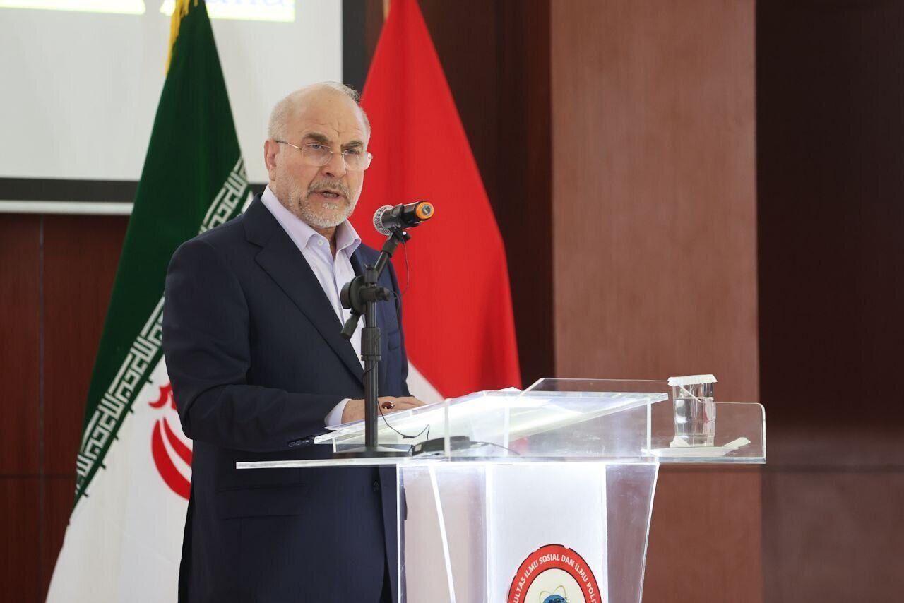 قالیباف: اولویت ایران ارتباط با کشورهای اسلامی است قالیباف: اولویت ایران ارتباط با کشورهای اسلامی است